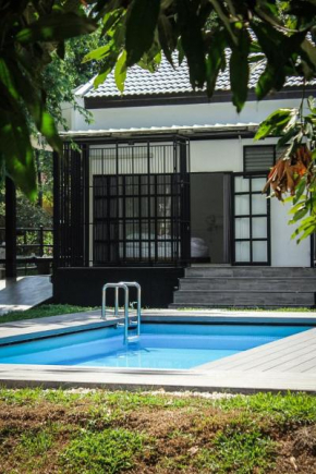 Ban Rub Lom Pool Villa 3 difference villas